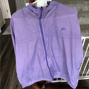 Woman’s purple Nike windbreaker new with tags